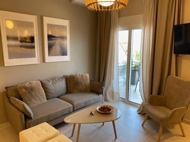 Ninemia Luxury Apartment Xylokastro